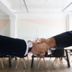 Découvrez 5 manières d’améliorer le processus d’embauche grâce à des techniques de recrutement innovantes basées sur les nouvelles technologies.